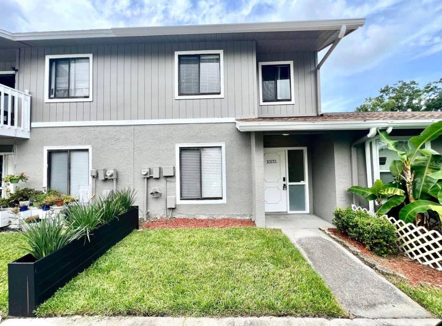 Property photo for 10131 LAKE OAK CIRCLE, Tampa, FL