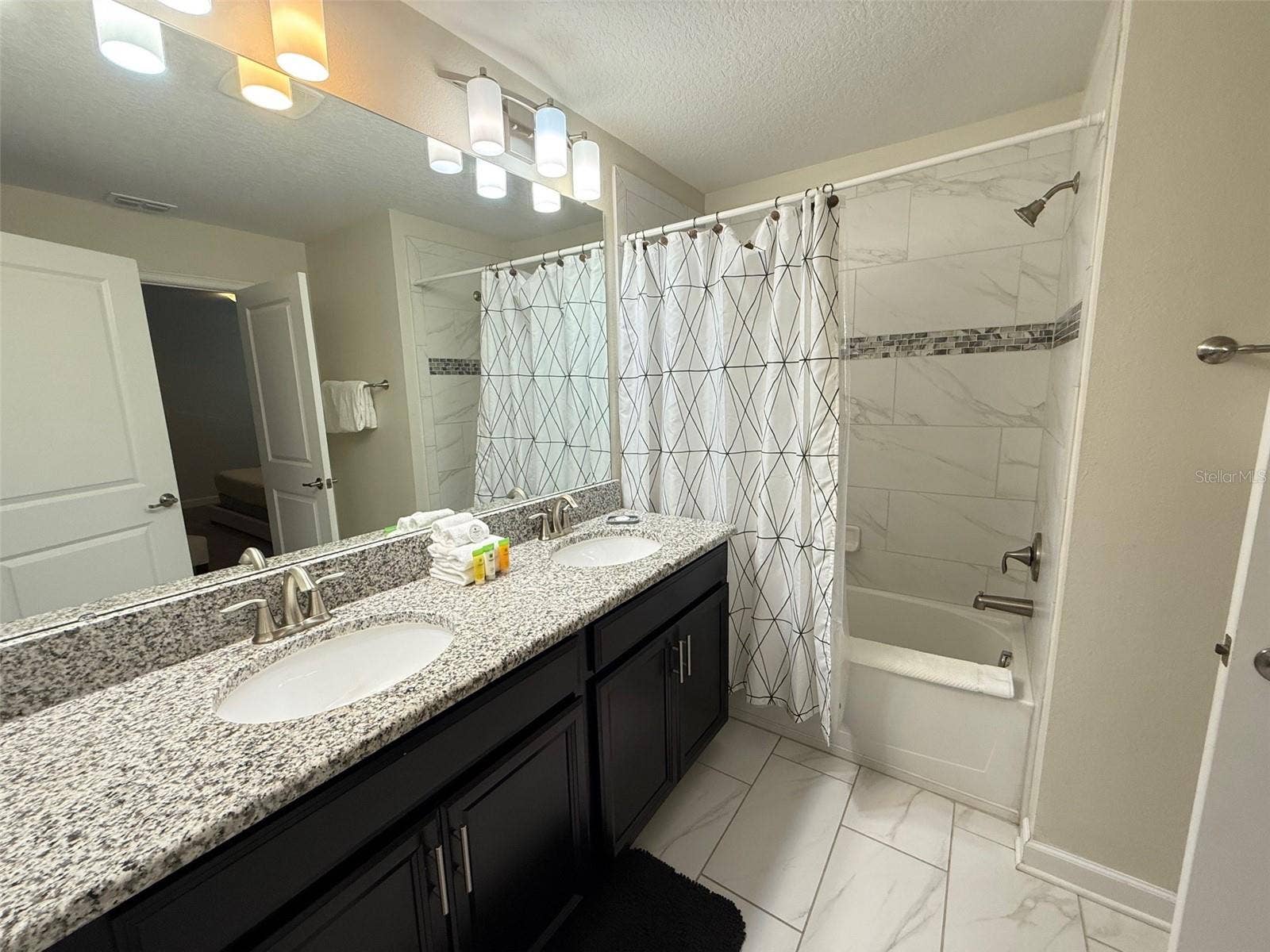 9055 DOGLEG DRIVE, Davenport, FL 33896 9055 DOGLEG DRIVE, Davenport, FL 33896