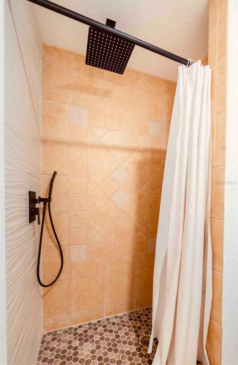 1326 SEVEN EAGLES COURT, #1326, Kissimmee, FL 34747 Shower Bathroom 3