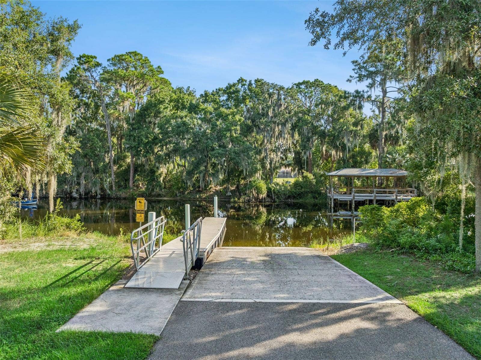 3654 HIDDEN RIVER LANE, Tavares, FL 32778 Community boat ramp to Harris Chain of Lakes
