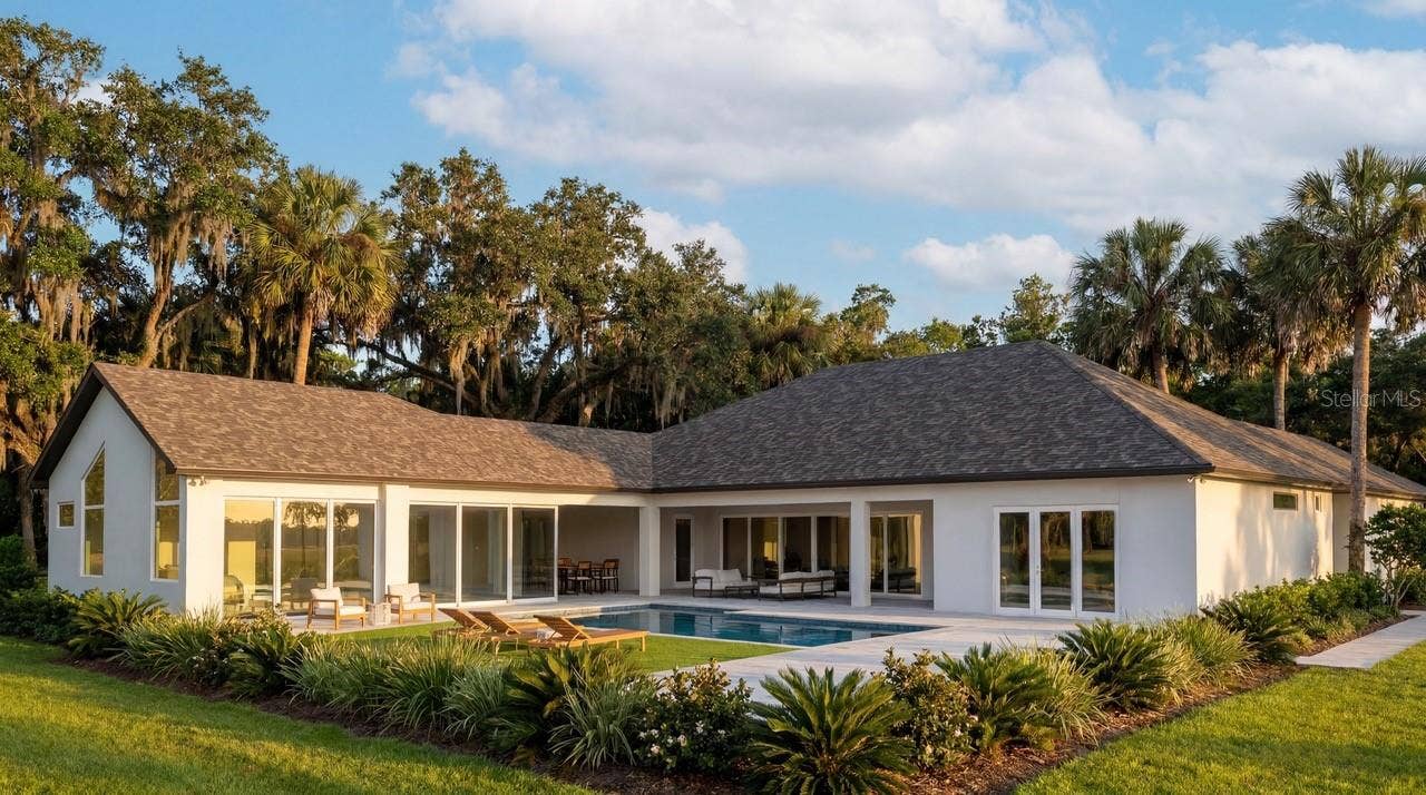 3654 HIDDEN RIVER LANE, Tavares, FL 32778 Expansive outdoor area that encompasses the best of indoor / outdoor living Florida can offer