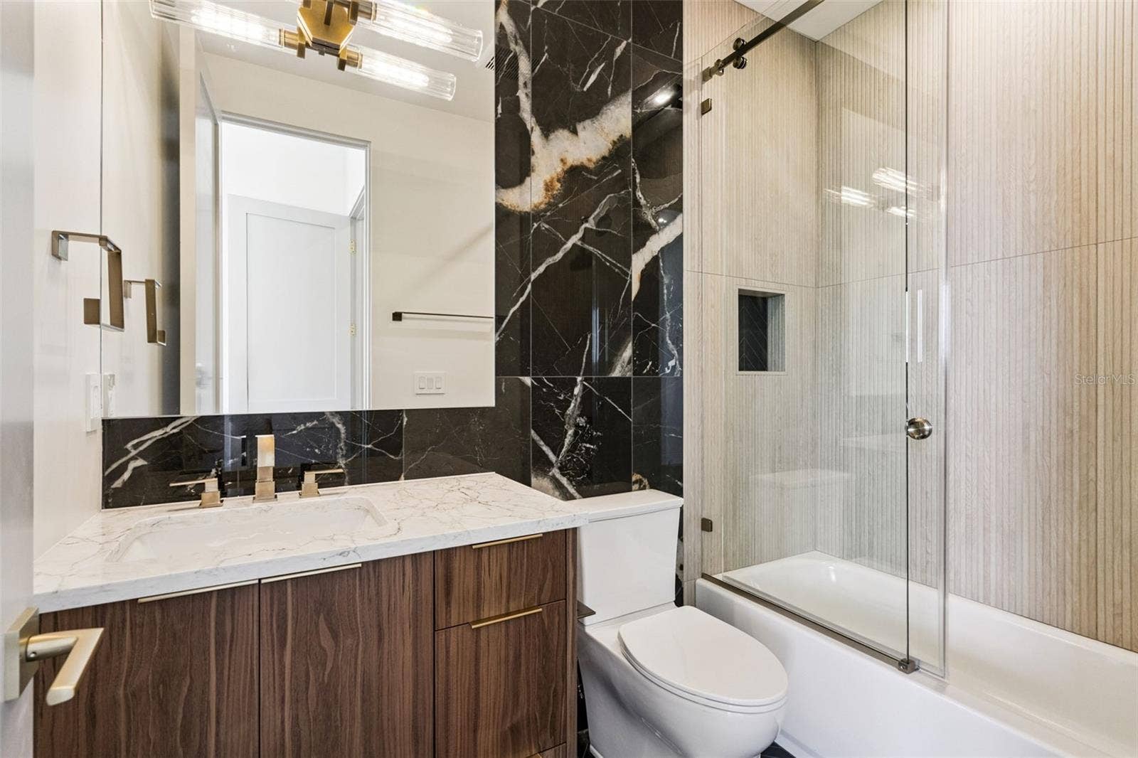 9117 BAY POINT DRIVE, Orlando, FL 32819 Bathroom 5