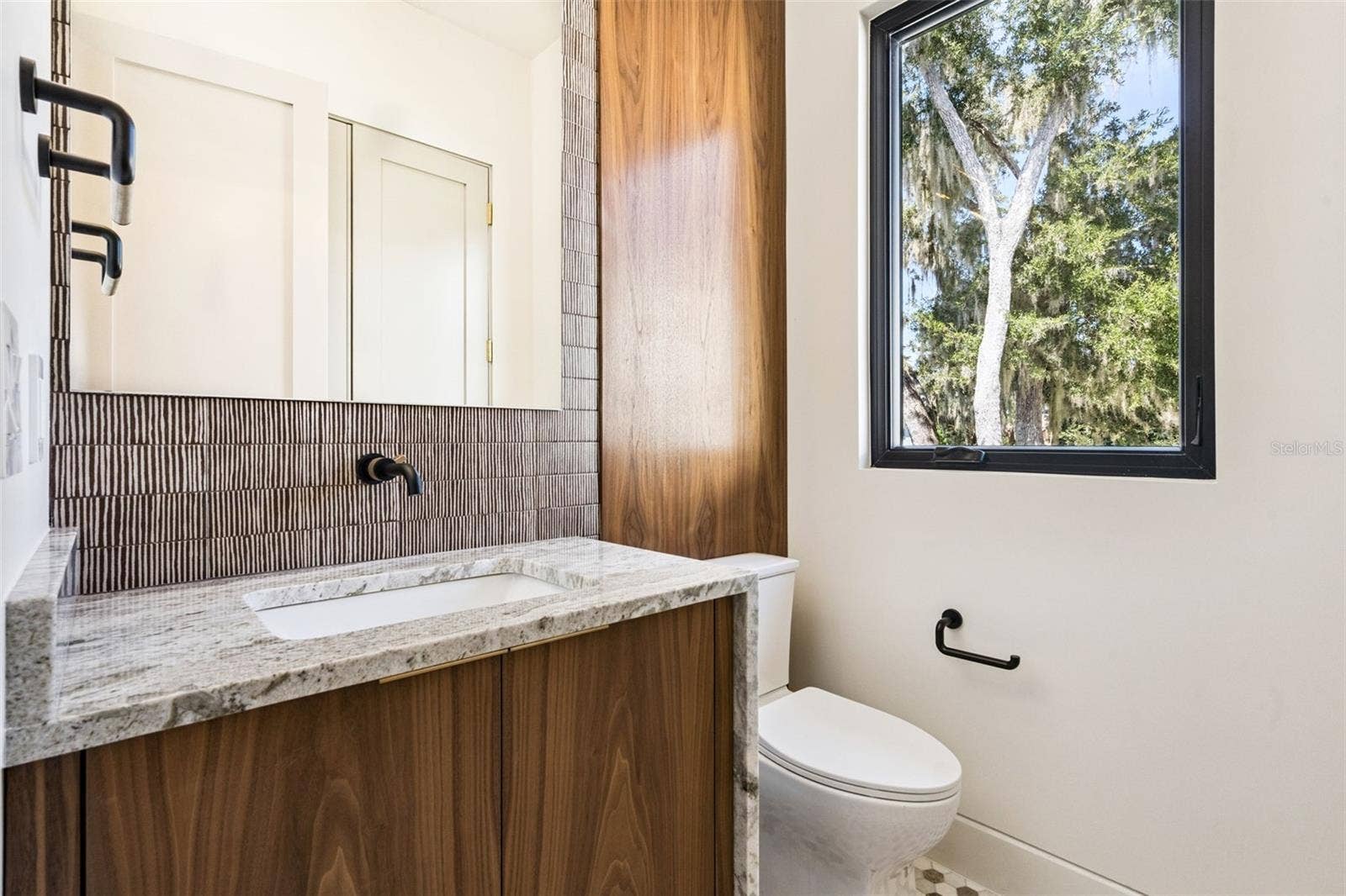 9117 BAY POINT DRIVE, Orlando, FL 32819 Half bath off office