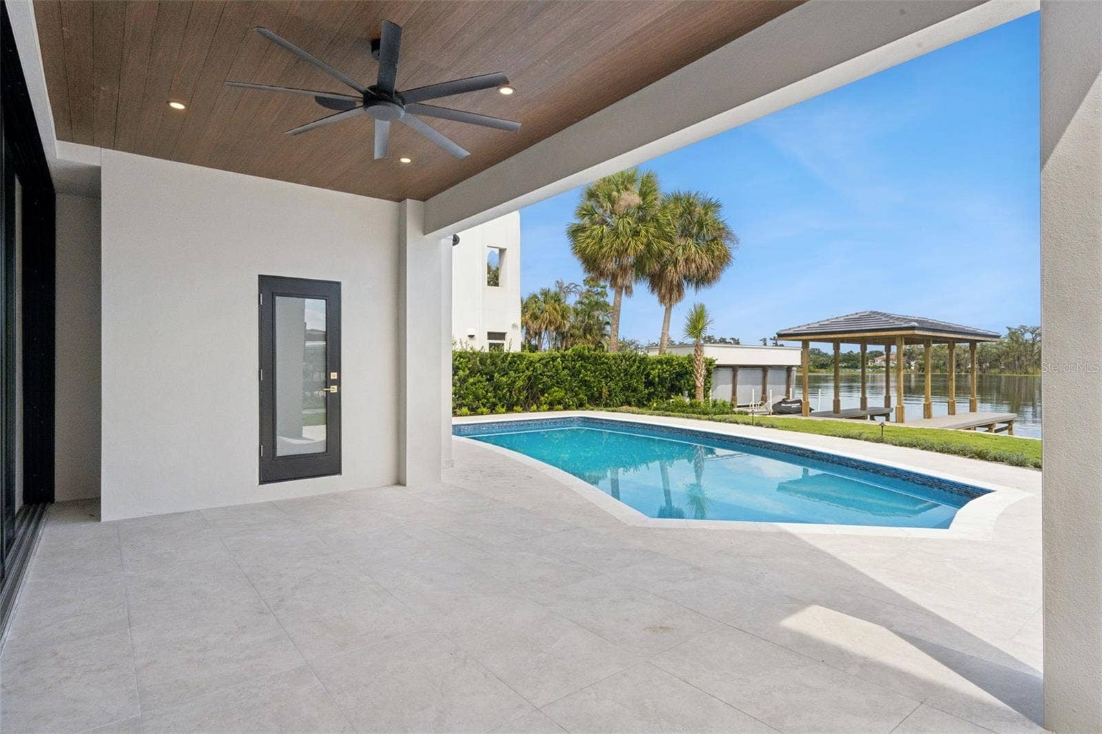 9117 BAY POINT DRIVE, Orlando, FL 32819 Pool half bath