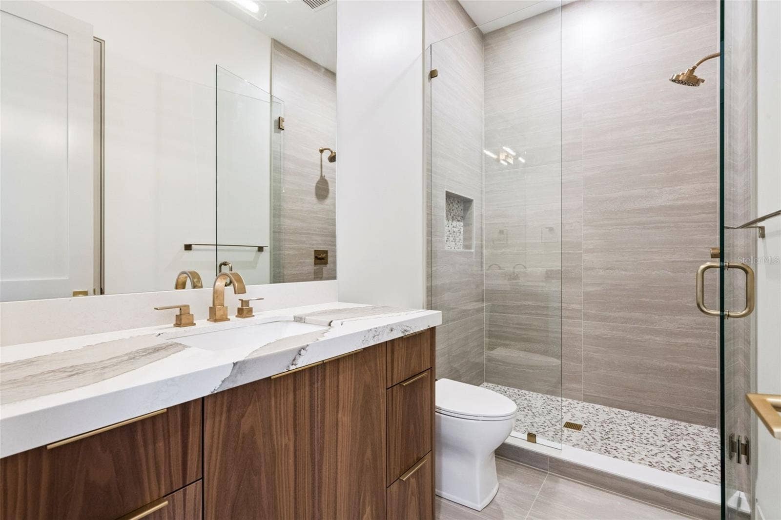 9117 BAY POINT DRIVE, Orlando, FL 32819 Bathroom 4
