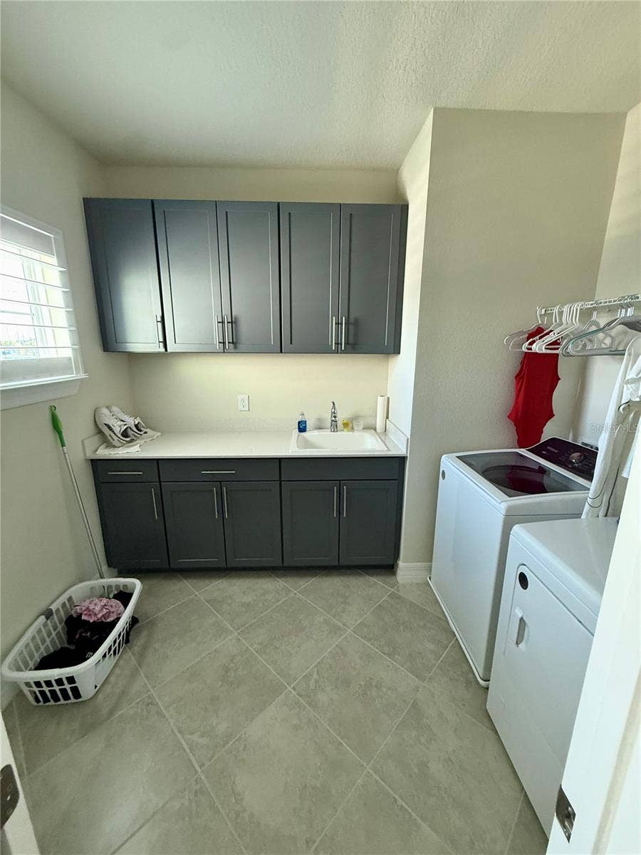 8441 PARK CLIFF WAY, Orlando, FL 32836 8441 PARK CLIFF WAY, Orlando, FL 32836