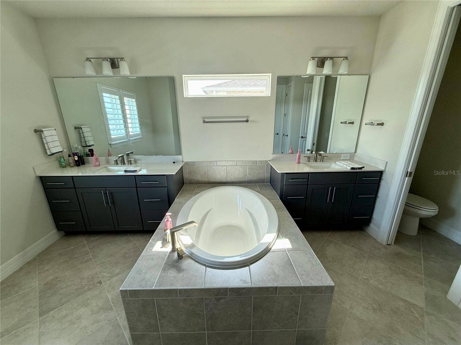 8441 PARK CLIFF WAY, Orlando, FL 32836 8441 PARK CLIFF WAY, Orlando, FL 32836