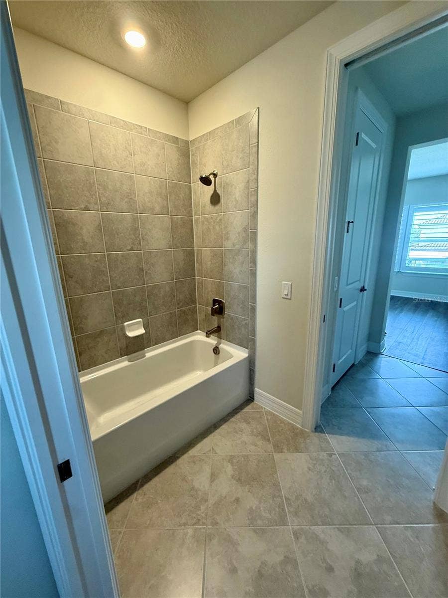 8441 PARK CLIFF WAY, Orlando, FL 32836 8441 PARK CLIFF WAY, Orlando, FL 32836