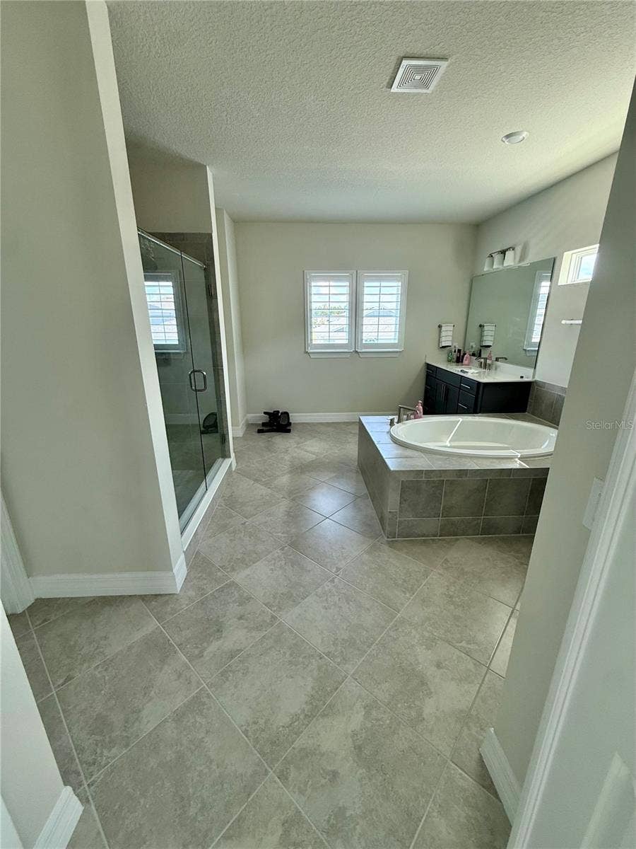 8441 PARK CLIFF WAY, Orlando, FL 32836 8441 PARK CLIFF WAY, Orlando, FL 32836