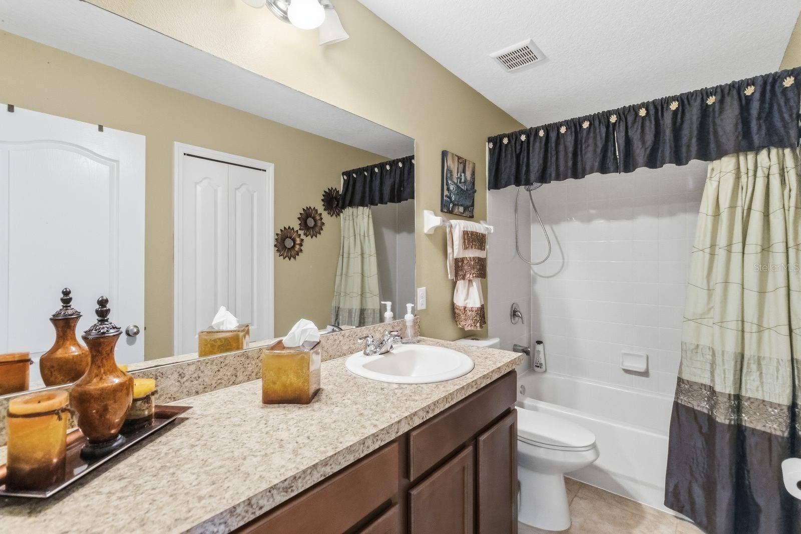 1821 PLANTATION OAK DRIVE, Orlando, FL 32824 1821 PLANTATION OAK DRIVE, Orlando, FL 32824