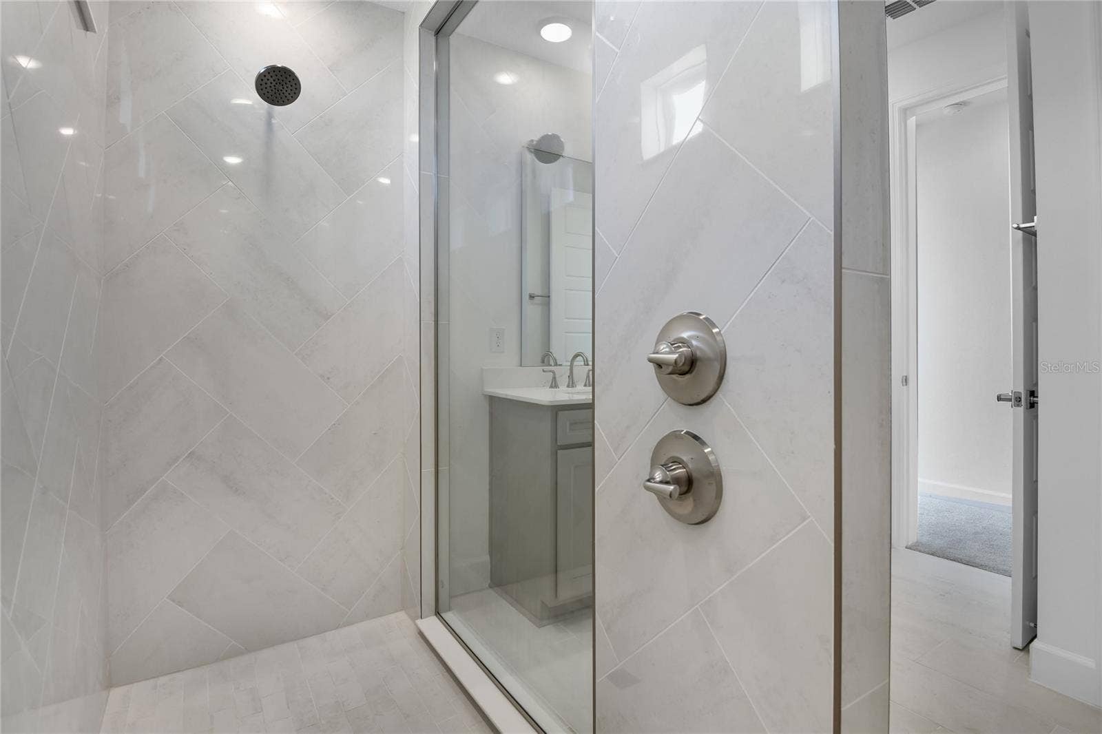 3040 WOODCLIFF LAKE CIRCLE, Clermont, FL 34711 3040 WOODCLIFF LAKE CIRCLE, Clermont, FL 34711