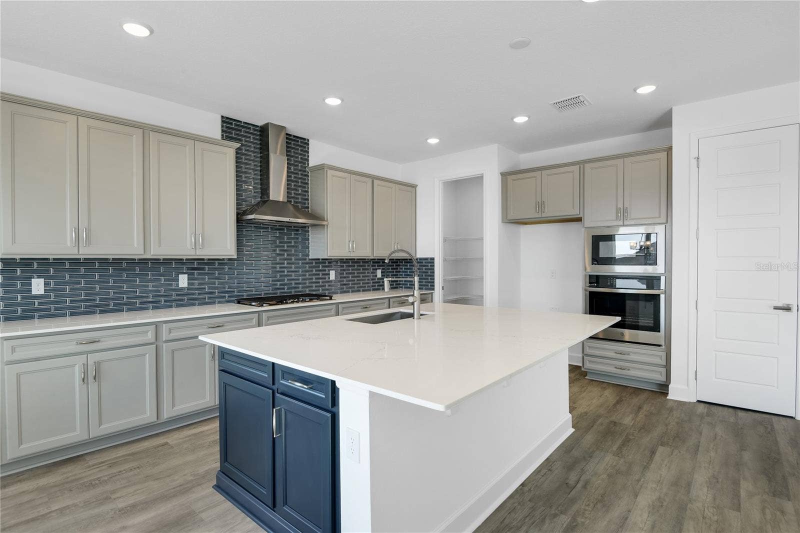 3040 WOODCLIFF LAKE CIRCLE, Clermont, FL 34711 3040 WOODCLIFF LAKE CIRCLE, Clermont, FL 34711