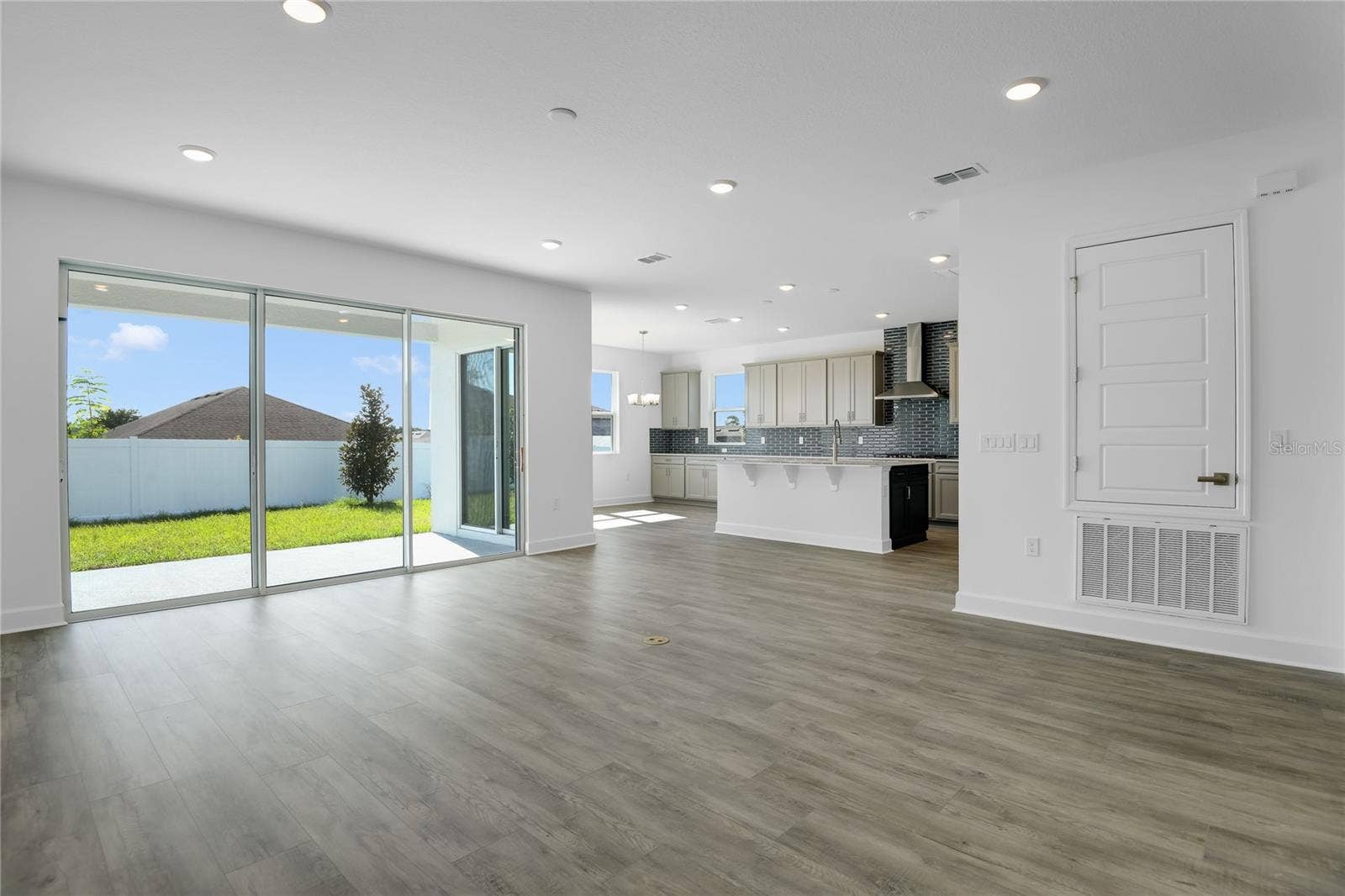 3040 WOODCLIFF LAKE CIRCLE, Clermont, FL 34711 3040 WOODCLIFF LAKE CIRCLE, Clermont, FL 34711