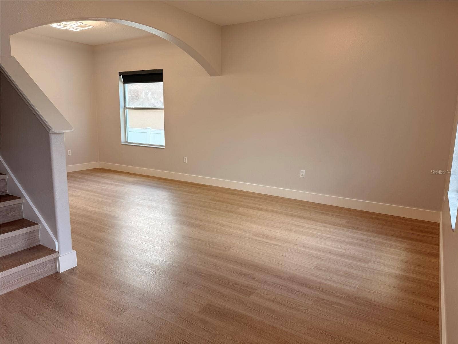 front living room/dining room
