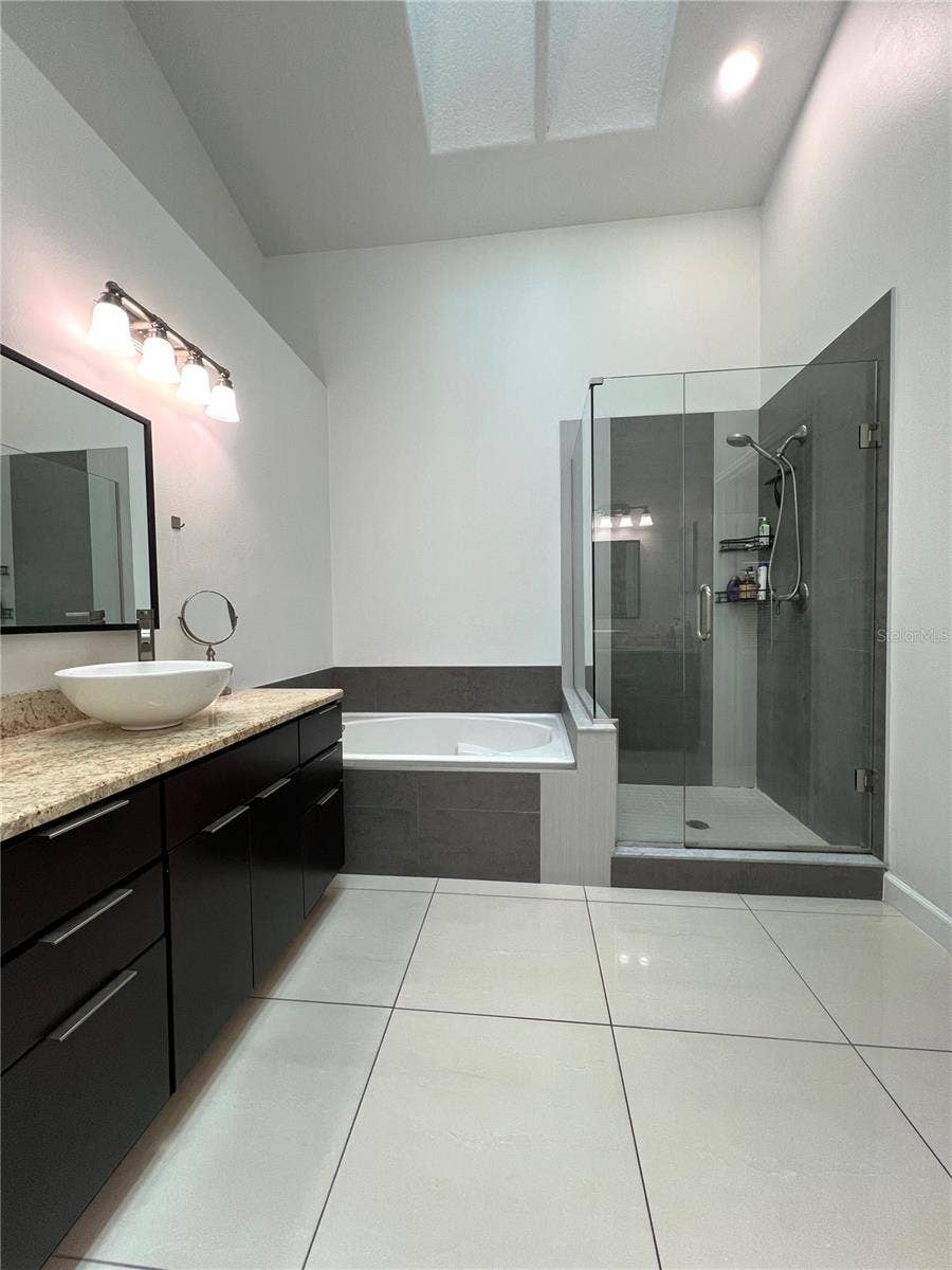 3244 HERONS POINT CIRCLE, Kissimmee, FL 34741 3244 HERONS POINT CIRCLE, Kissimmee, FL 34741