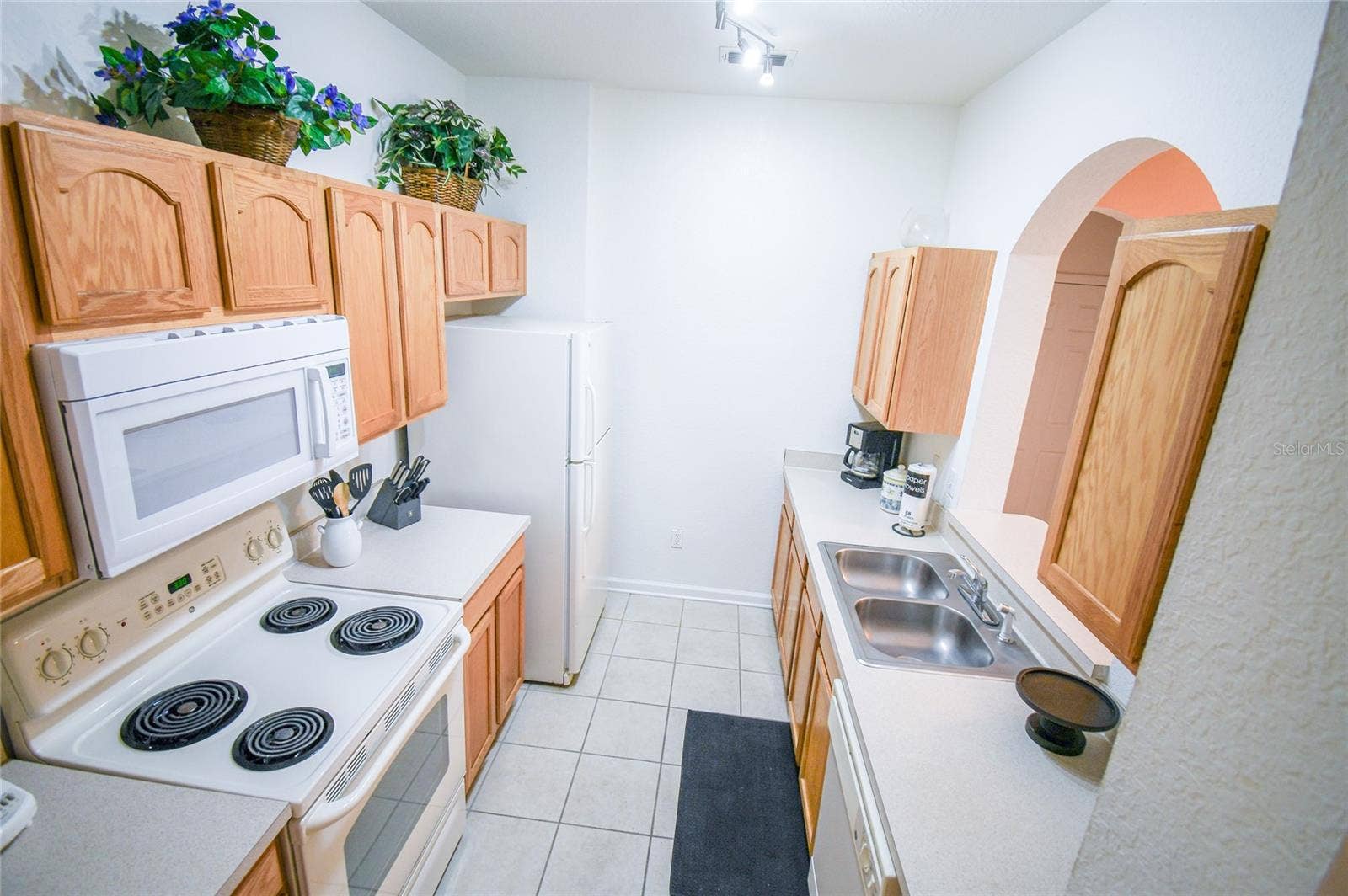 2788 ALMATON LOOP, #202, Kissimmee, FL 34747 Kitchen