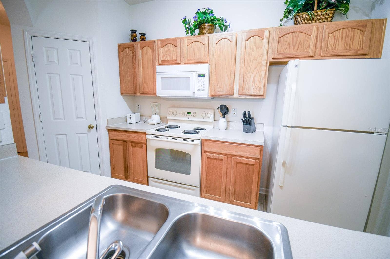 2788 ALMATON LOOP, #202, Kissimmee, FL 34747 Kitchen