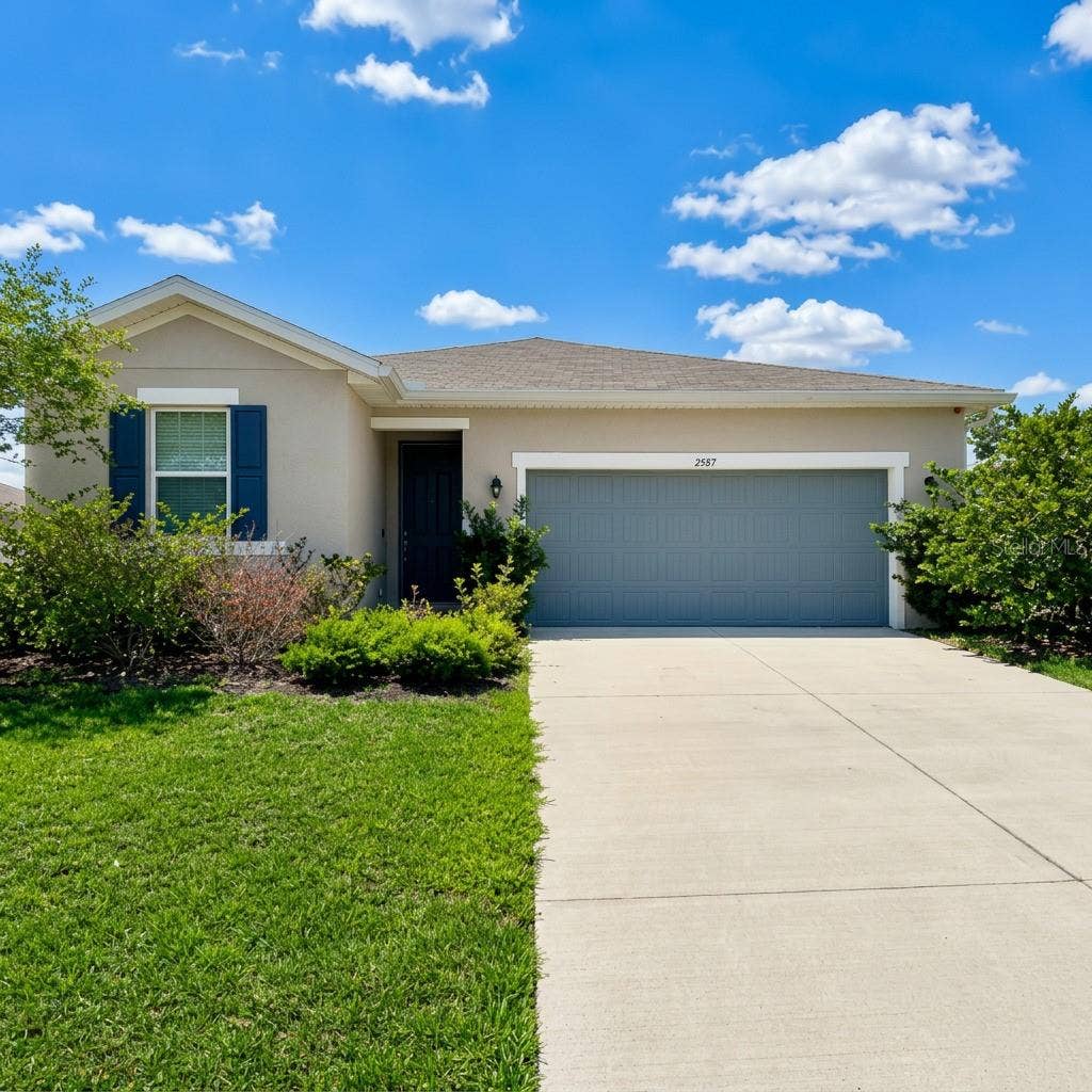 2587 SUMMER STAR WAY, Leesburg, FL 34748 Entrance