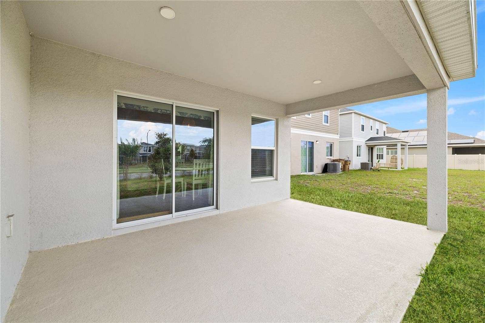 915 OVERPOOL AVENUE, Davenport, FL 33896 915 OVERPOOL AVENUE, Davenport, FL 33896