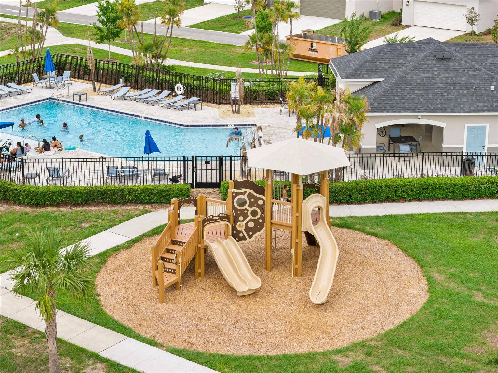 915 OVERPOOL AVENUE, Davenport, FL 33896 915 OVERPOOL AVENUE, Davenport, FL 33896