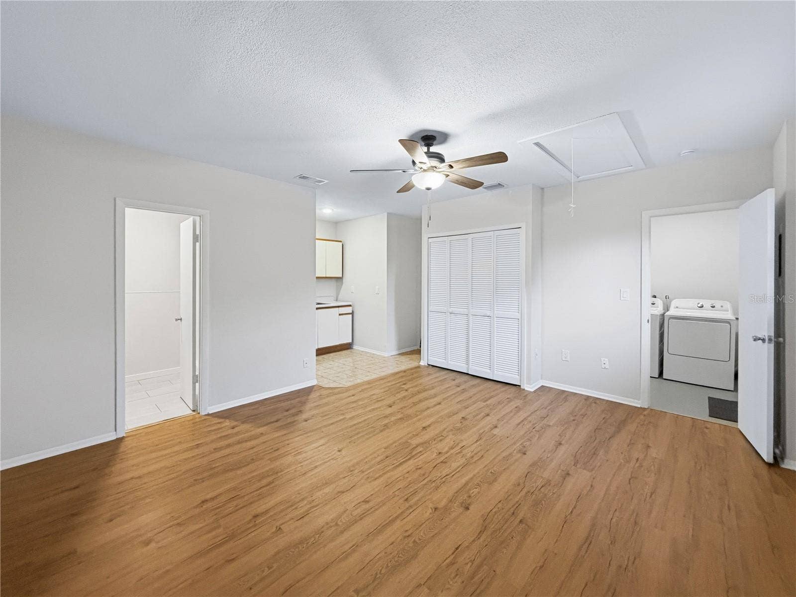 2658 CERAM AVENUE, Orlando, FL 32837 Studio