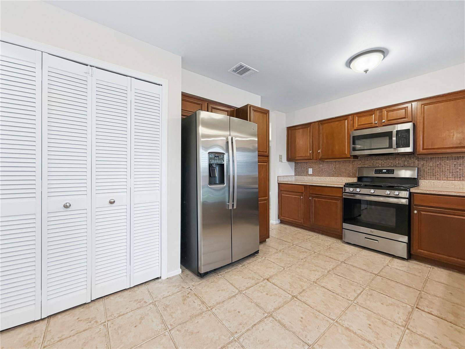2658 CERAM AVENUE, Orlando, FL 32837 Kitchen