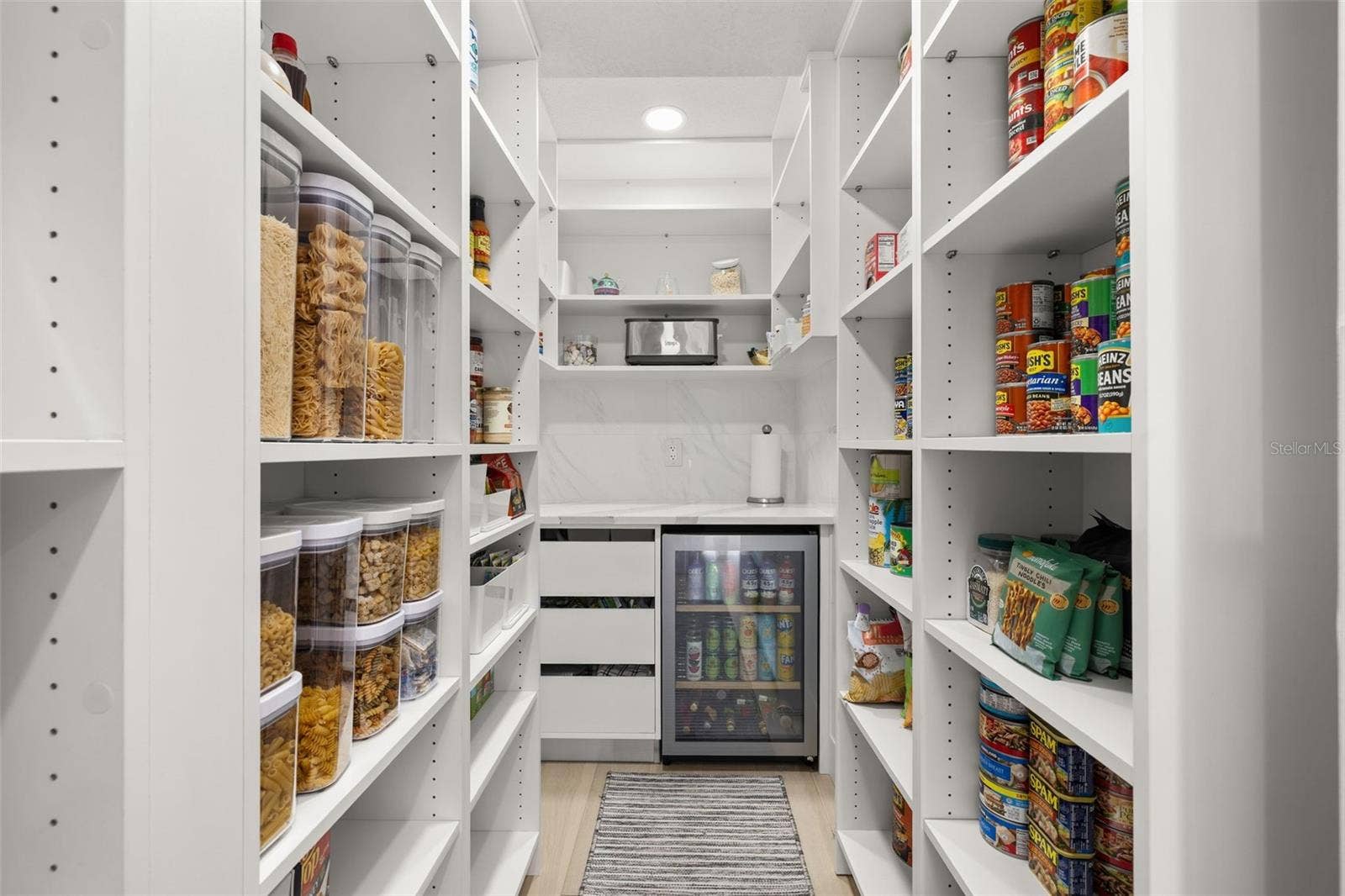 663 CHARRICE PLACE, Sanford, FL 32771 Walk in butlers pantry
