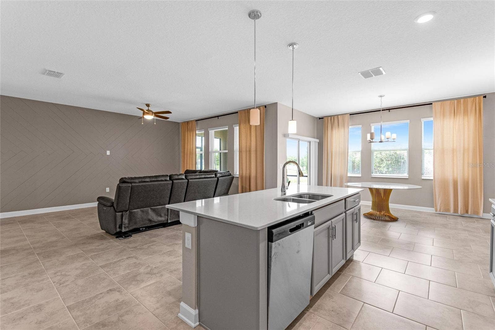 8833 BETH PAGE LN, Davenport, FL 33896 8833 BETH PAGE LN, Davenport, FL 33896