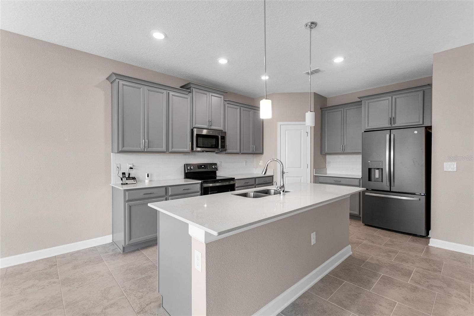8833 BETH PAGE LN, Davenport, FL 33896 8833 BETH PAGE LN, Davenport, FL 33896
