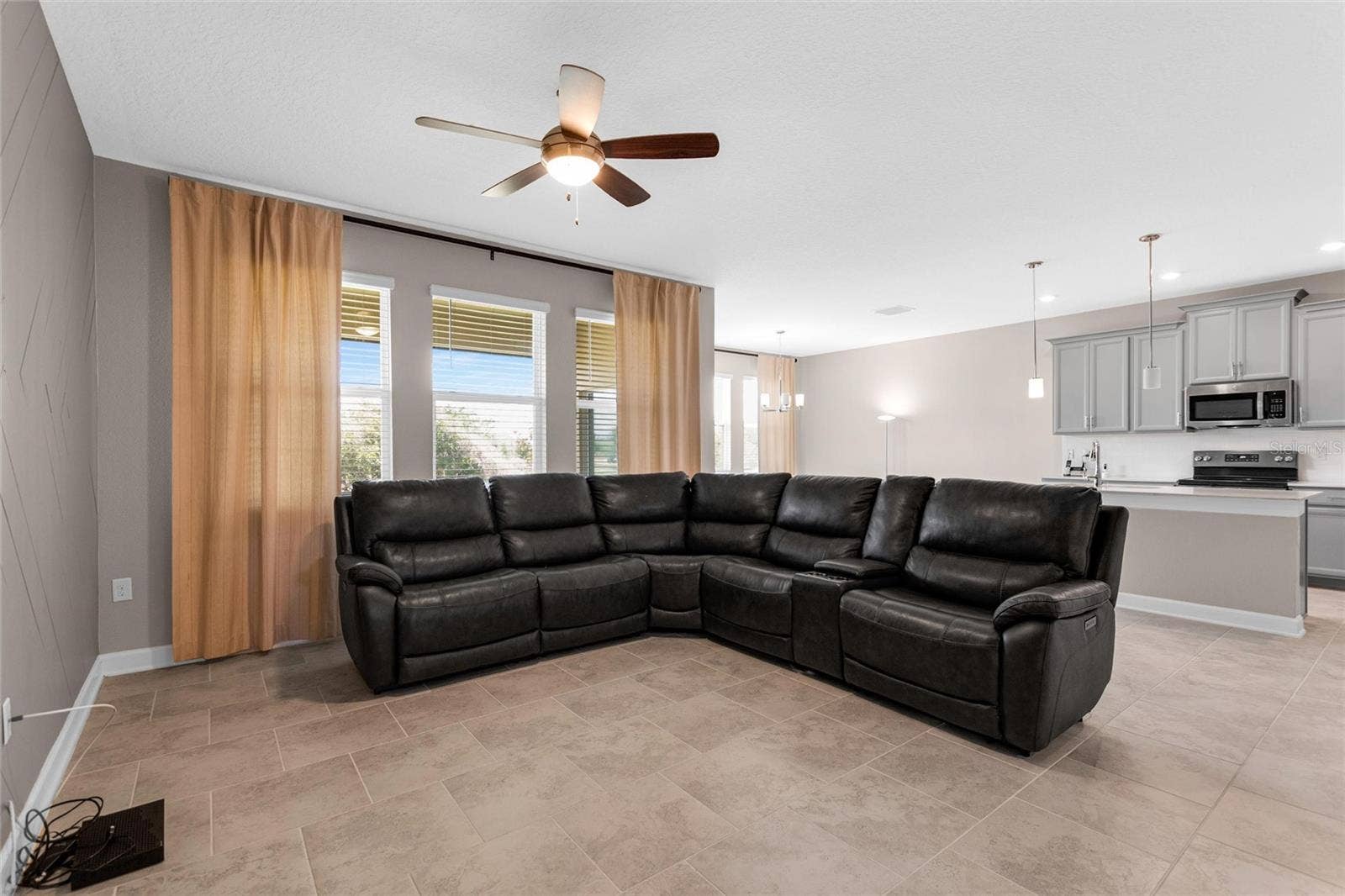 8833 BETH PAGE LN, Davenport, FL 33896 8833 BETH PAGE LN, Davenport, FL 33896