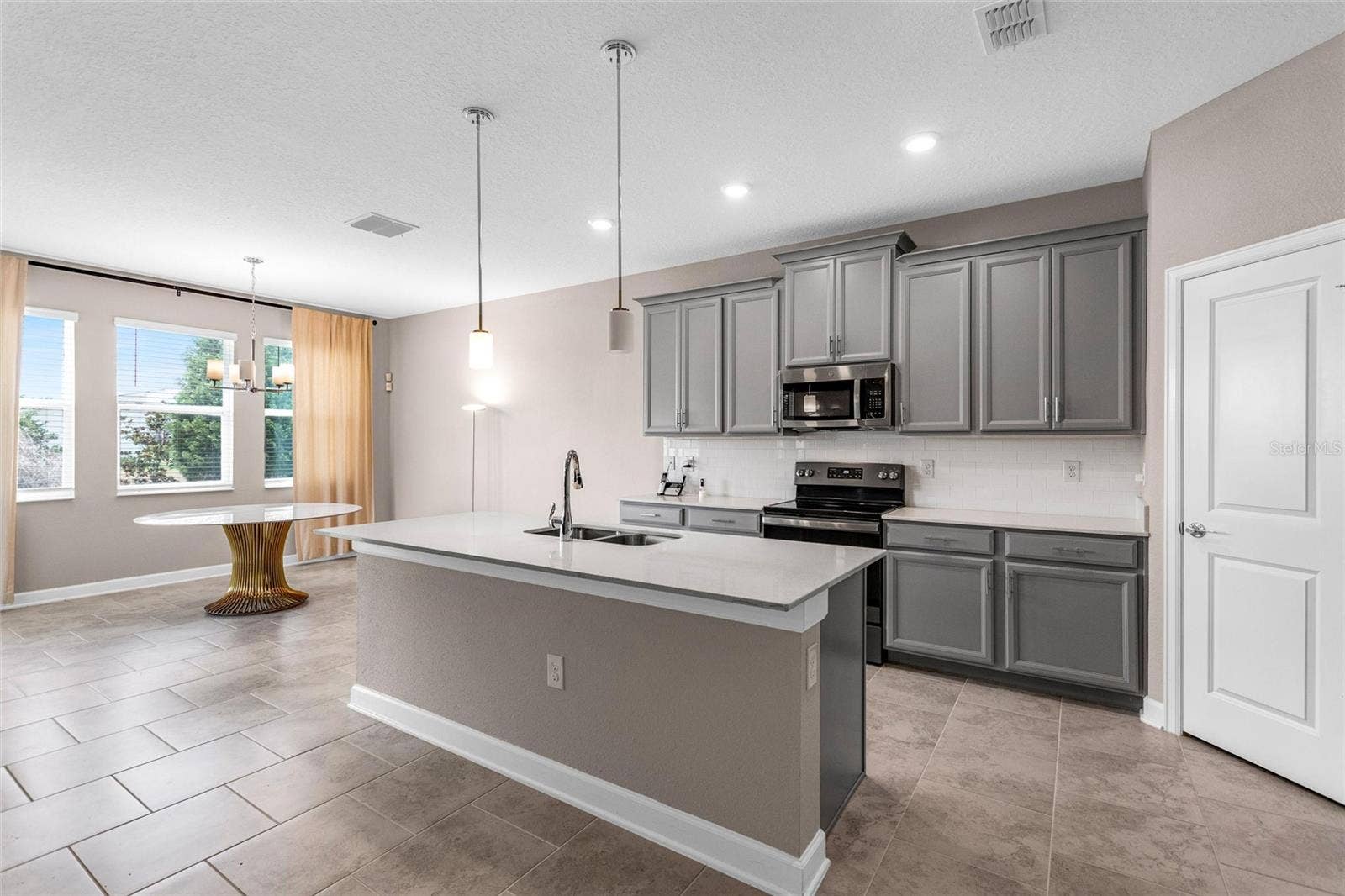 8833 BETH PAGE LN, Davenport, FL 33896 8833 BETH PAGE LN, Davenport, FL 33896