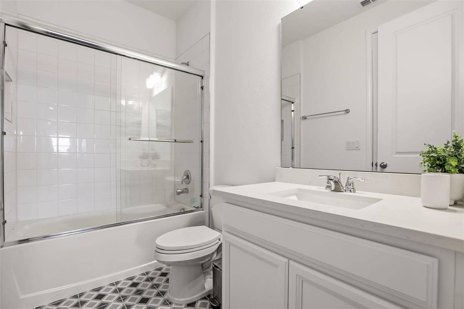 16000 VOLTERRA POINT, Bella Collina, FL 34756 Bathroom - upstairs