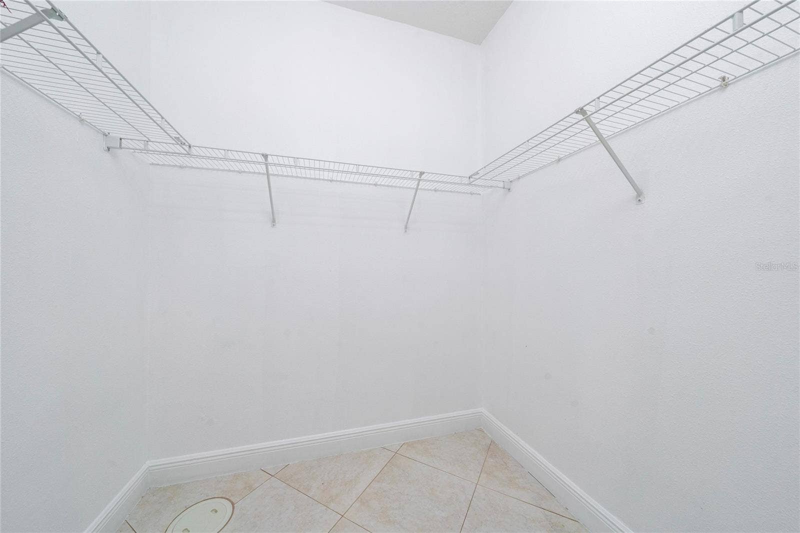 3540 VALLEYVIEW DR, Kissimmee, FL 34746 3540 VALLEYVIEW DR, Kissimmee, FL 34746