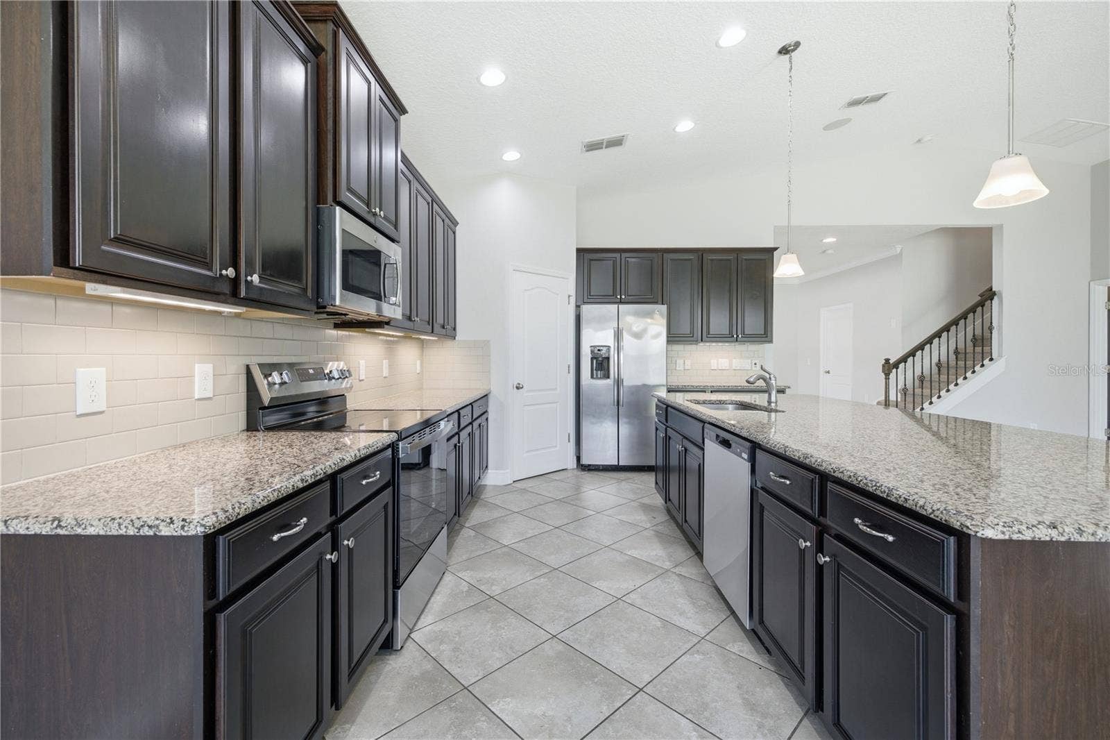 6023 W TOWN CENTER BOULEVARD, Orlando, FL 32837 6023 W TOWN CENTER BOULEVARD, Orlando, FL 32837