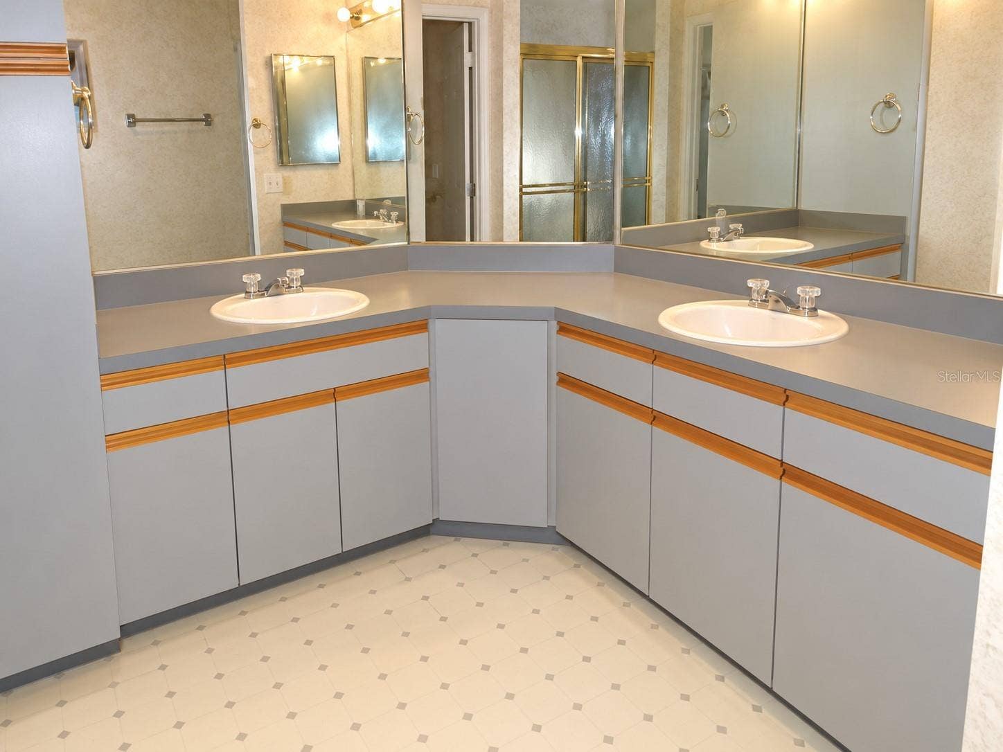 1061 ARAGON AVENUE, #1061, Winter Park, FL 32789 Primary bath with dual sinks