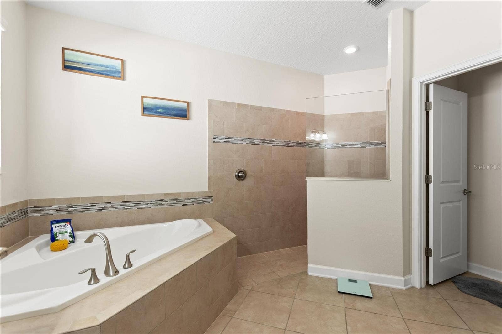 1414 CLUBMAN DR, Davenport, FL 33896 1414 CLUBMAN DR, Davenport, FL 33896