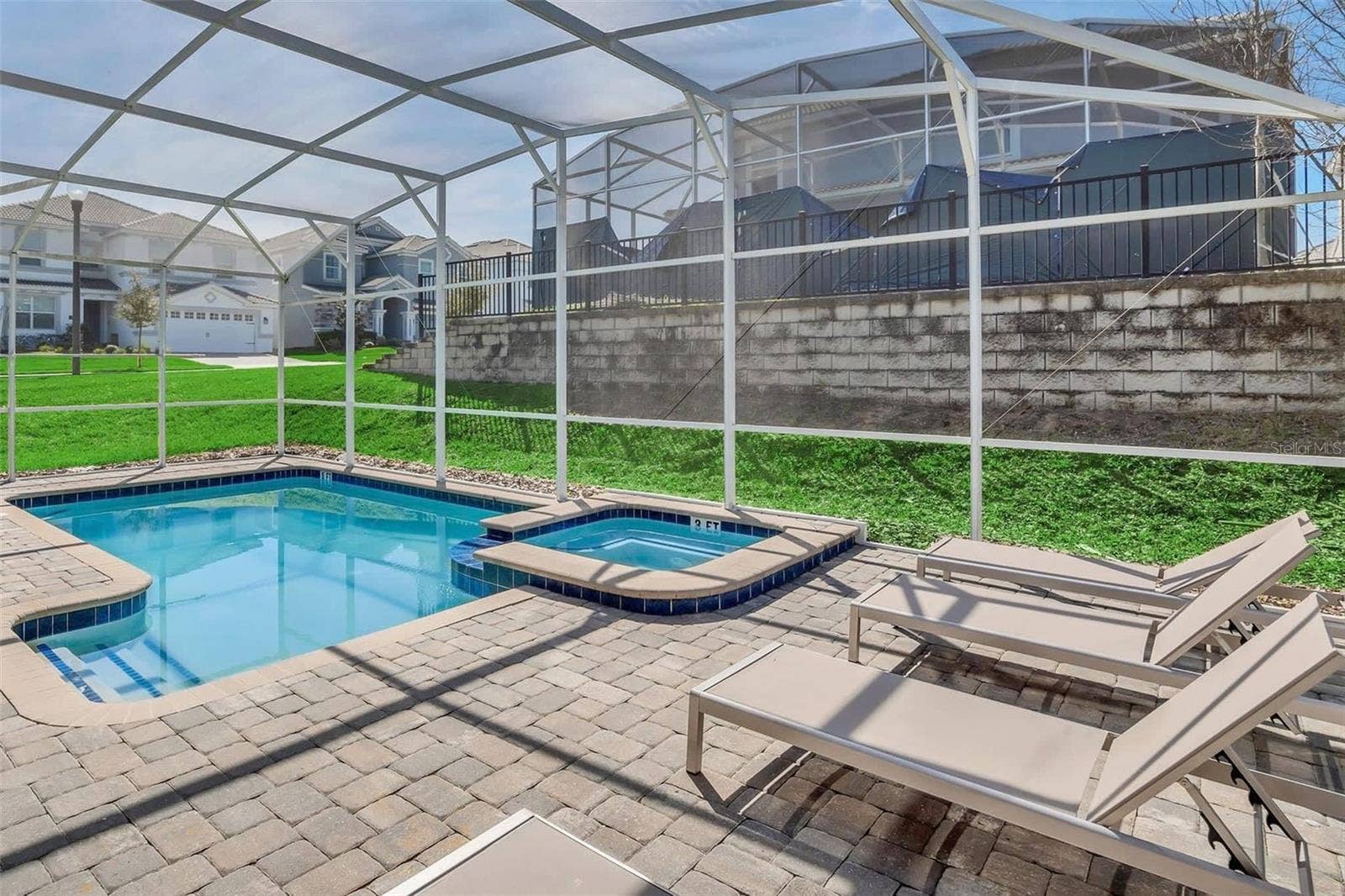 1598 SANDBAGGER, Davenport, FL 33896 Pavered pool deck