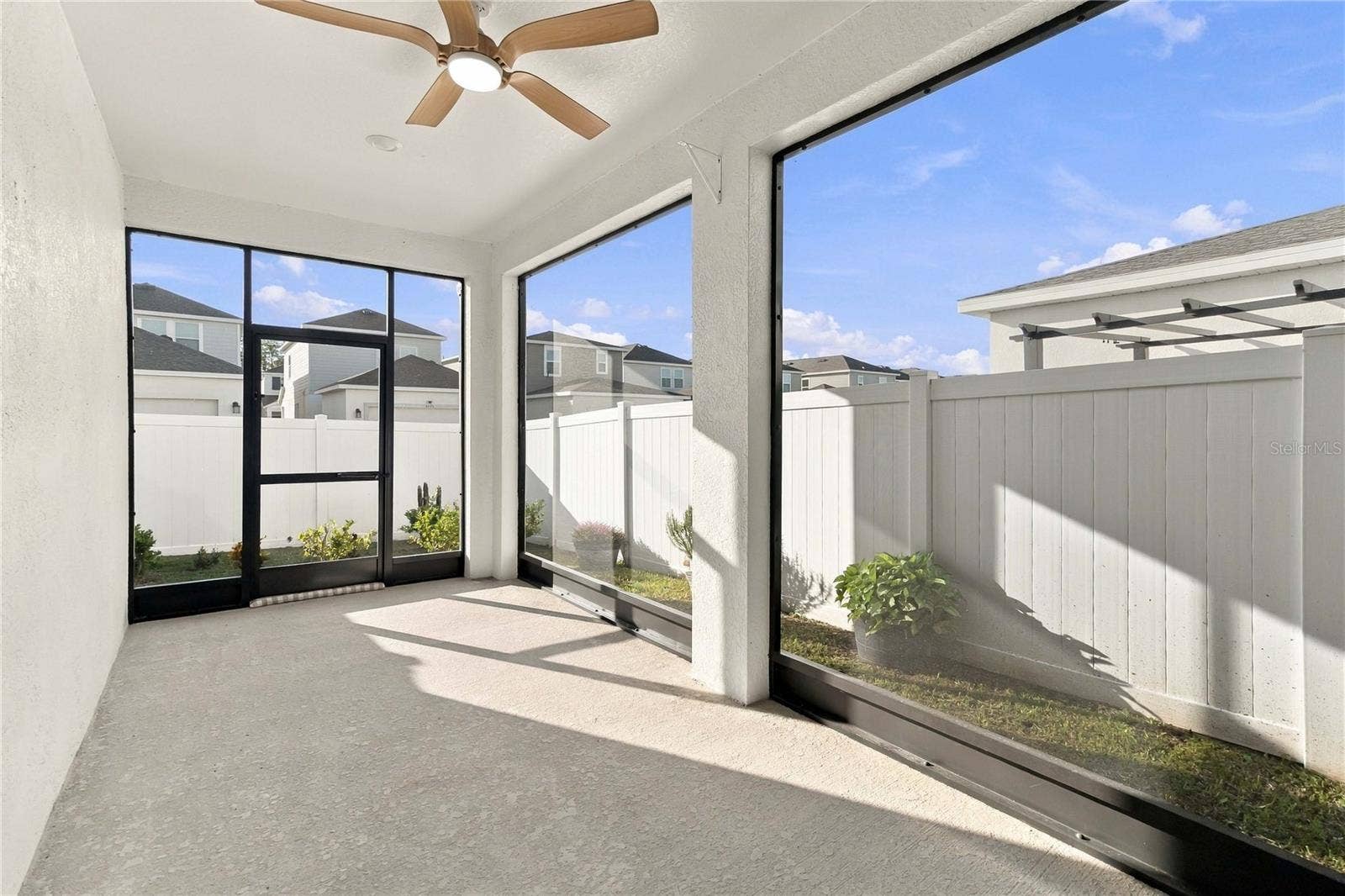 6459 PINE FORK ALLEY, St Cloud, FL 34771 Screened Lanai