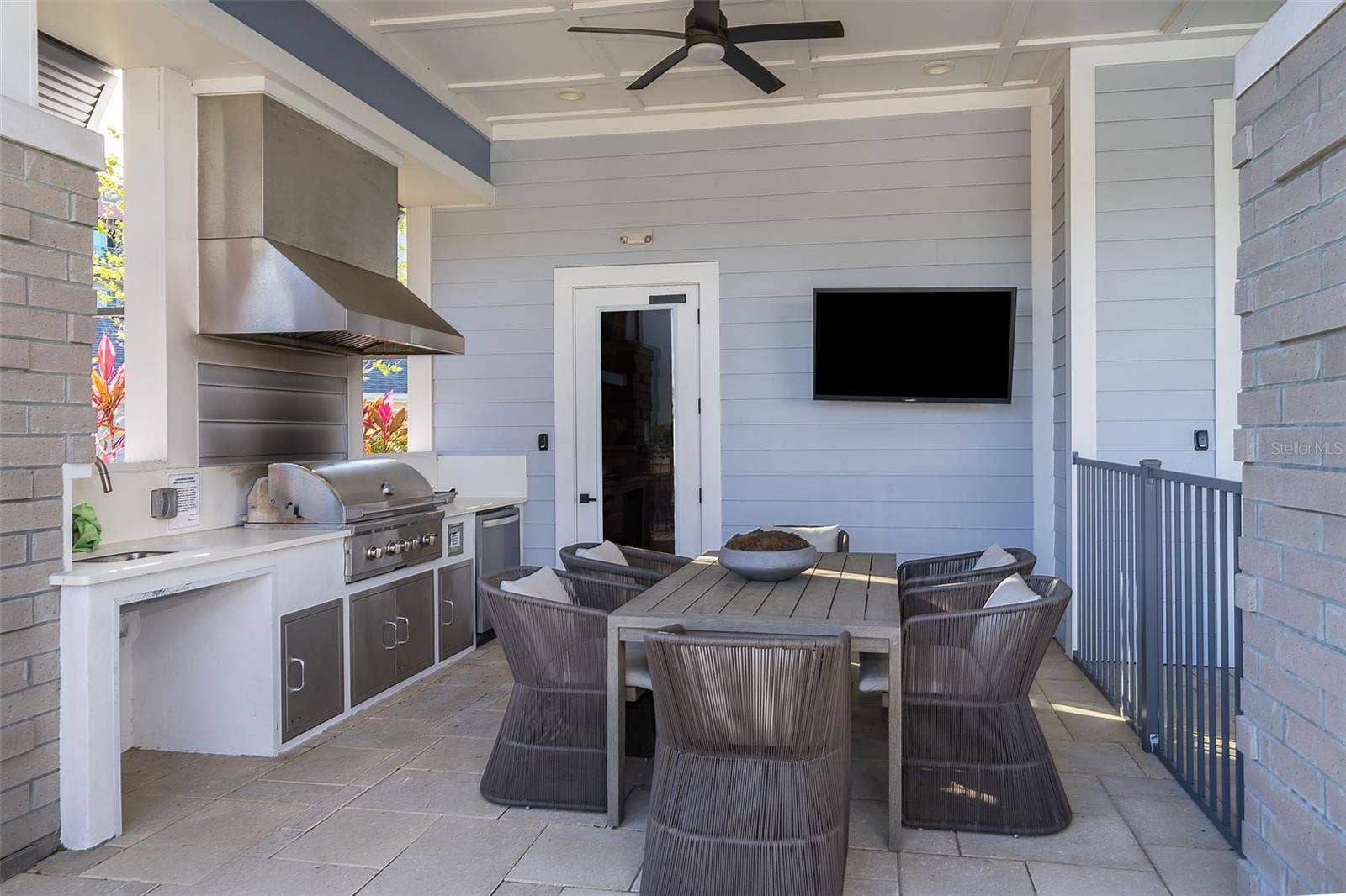 7521 LAUREATE BOULEVARD, #5208, Orlando, FL 32827 Grill area for residents