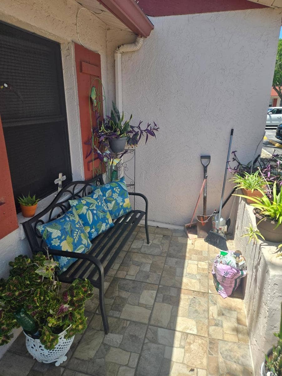 69 S MARBRISA WAY, Kissimmee, FL 34743 69 S MARBRISA WAY, Kissimmee, FL 34743