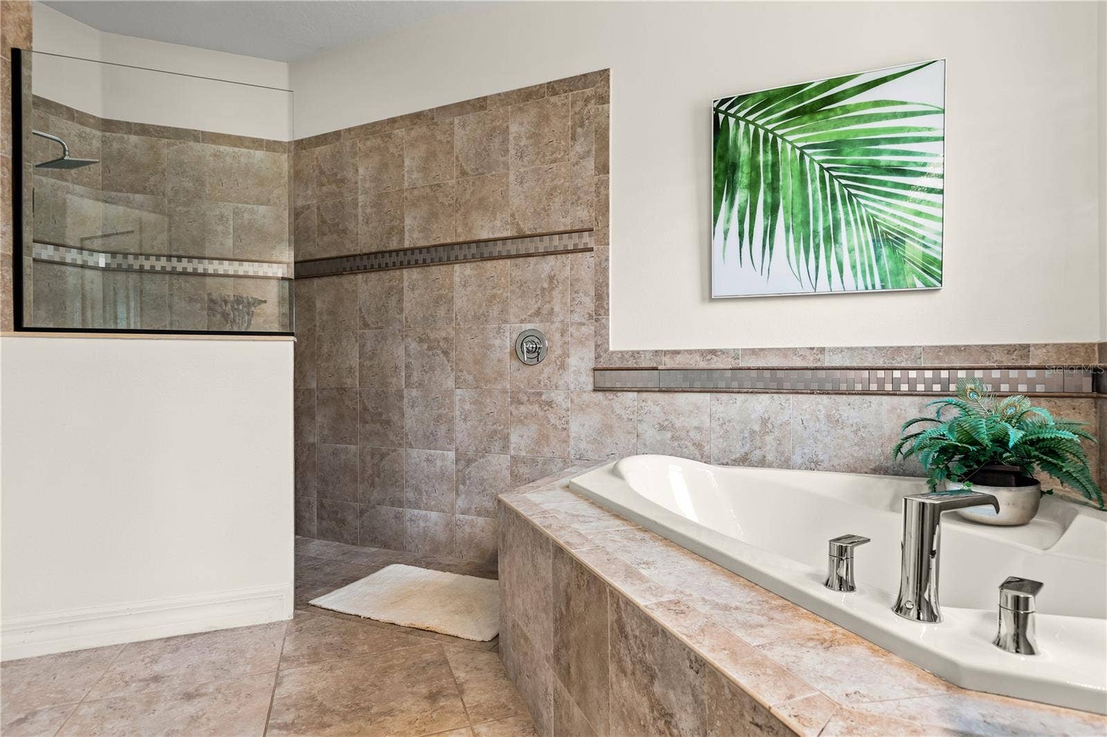1375 PALMETTO DUNES STREET, Davenport, FL 33896 PRIMARY BATHROOM