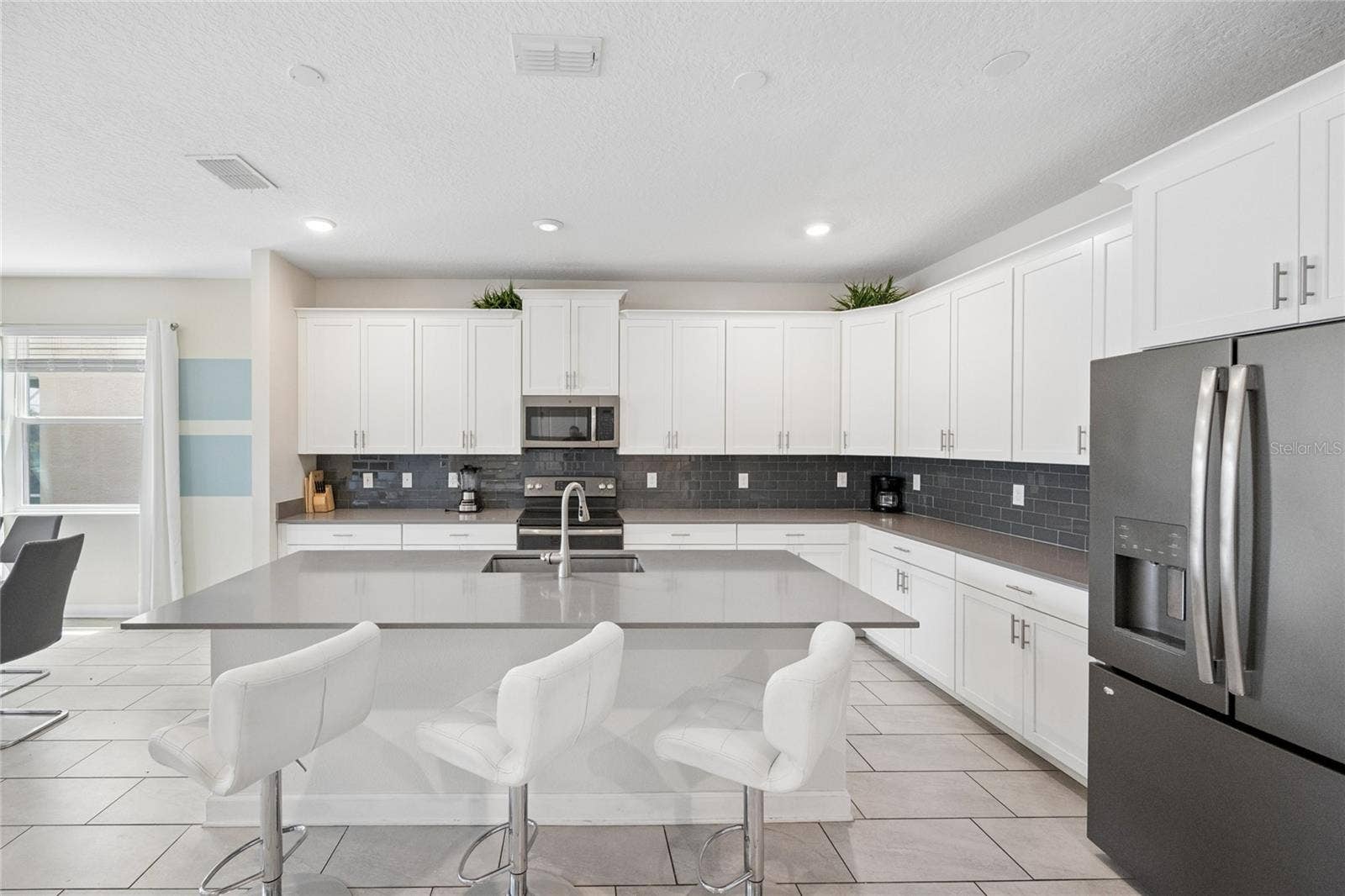 8933 CABOT CLIFFS DRIVE, Davenport, FL 33896 8933 CABOT CLIFFS DRIVE, Davenport, FL 33896