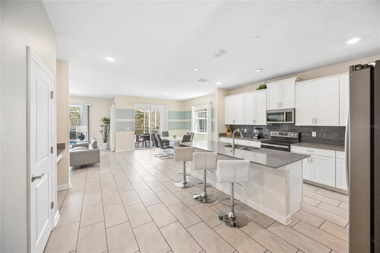 8933 CABOT CLIFFS DRIVE, Davenport, FL 33896 8933 CABOT CLIFFS DRIVE, Davenport, FL 33896