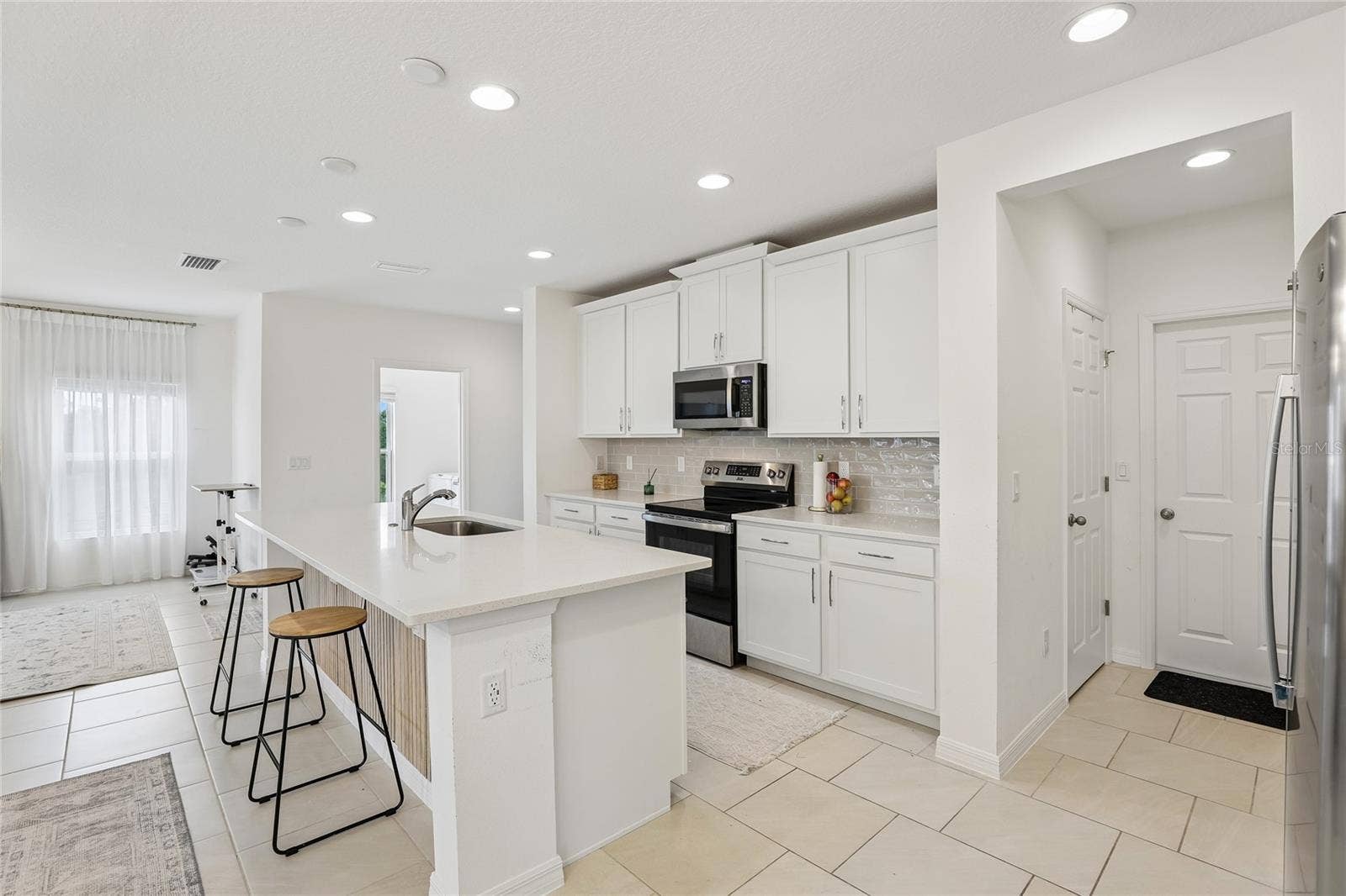 1581 SWAN SWIM DRIVE, Davenport, FL 33837