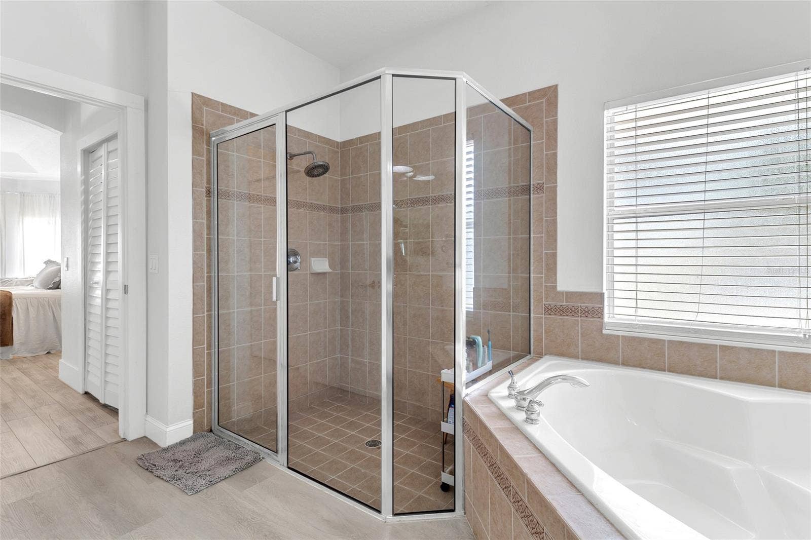 3609 VALLEYVIEW DRIVE, Kissimmee, FL 34746 Master Bathroom
