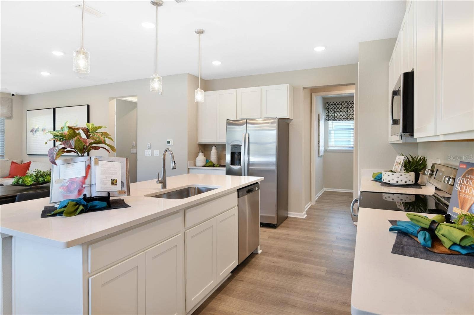 5854 SUNLIT BEND WAY, Apollo Beach, FL 33572 5854 SUNLIT BEND WAY, Apollo Beach, FL 33572