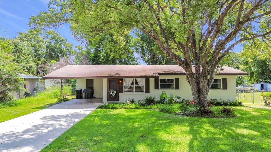 Property photo for 220 PINEHURST DR, Auburndale, FL