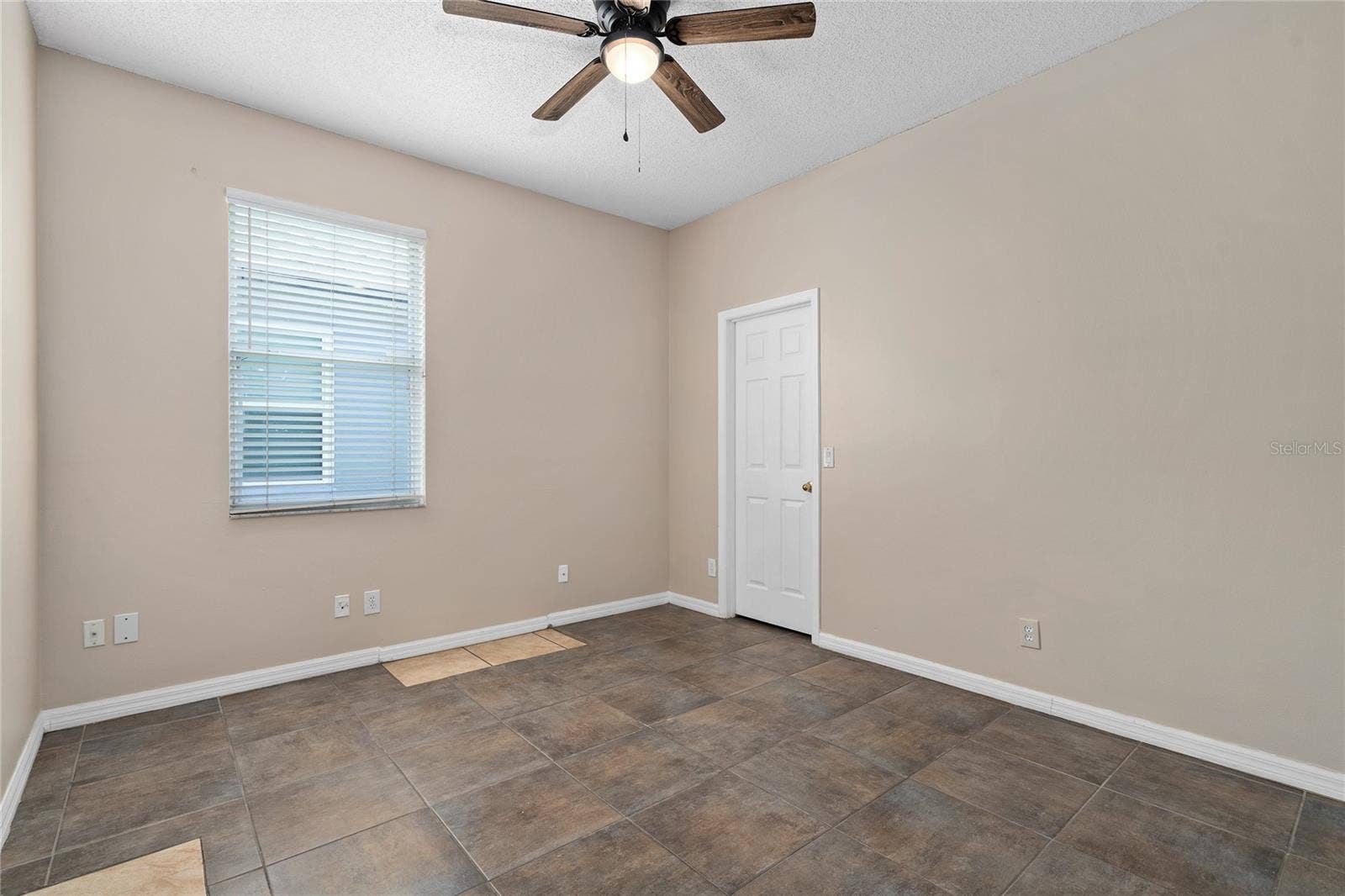13821 AMBERLEIGH ROAD, Orlando, FL 32837 13821 AMBERLEIGH ROAD, Orlando, FL 32837