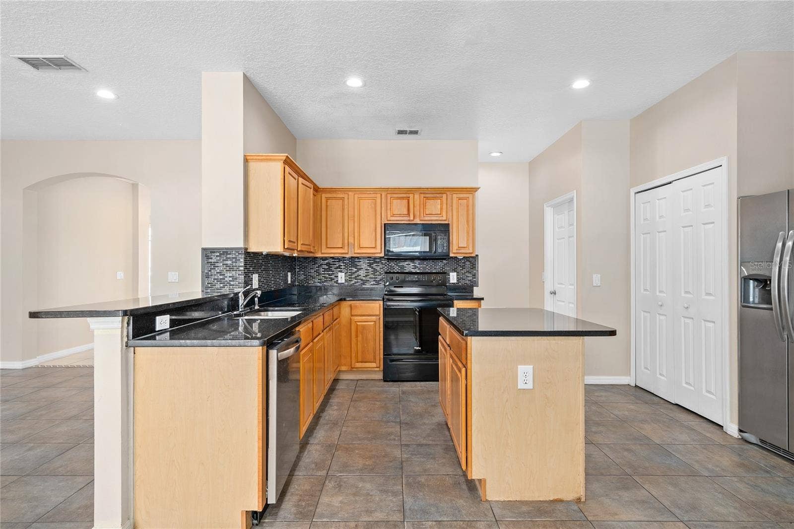 13821 AMBERLEIGH ROAD, Orlando, FL 32837 13821 AMBERLEIGH ROAD, Orlando, FL 32837
