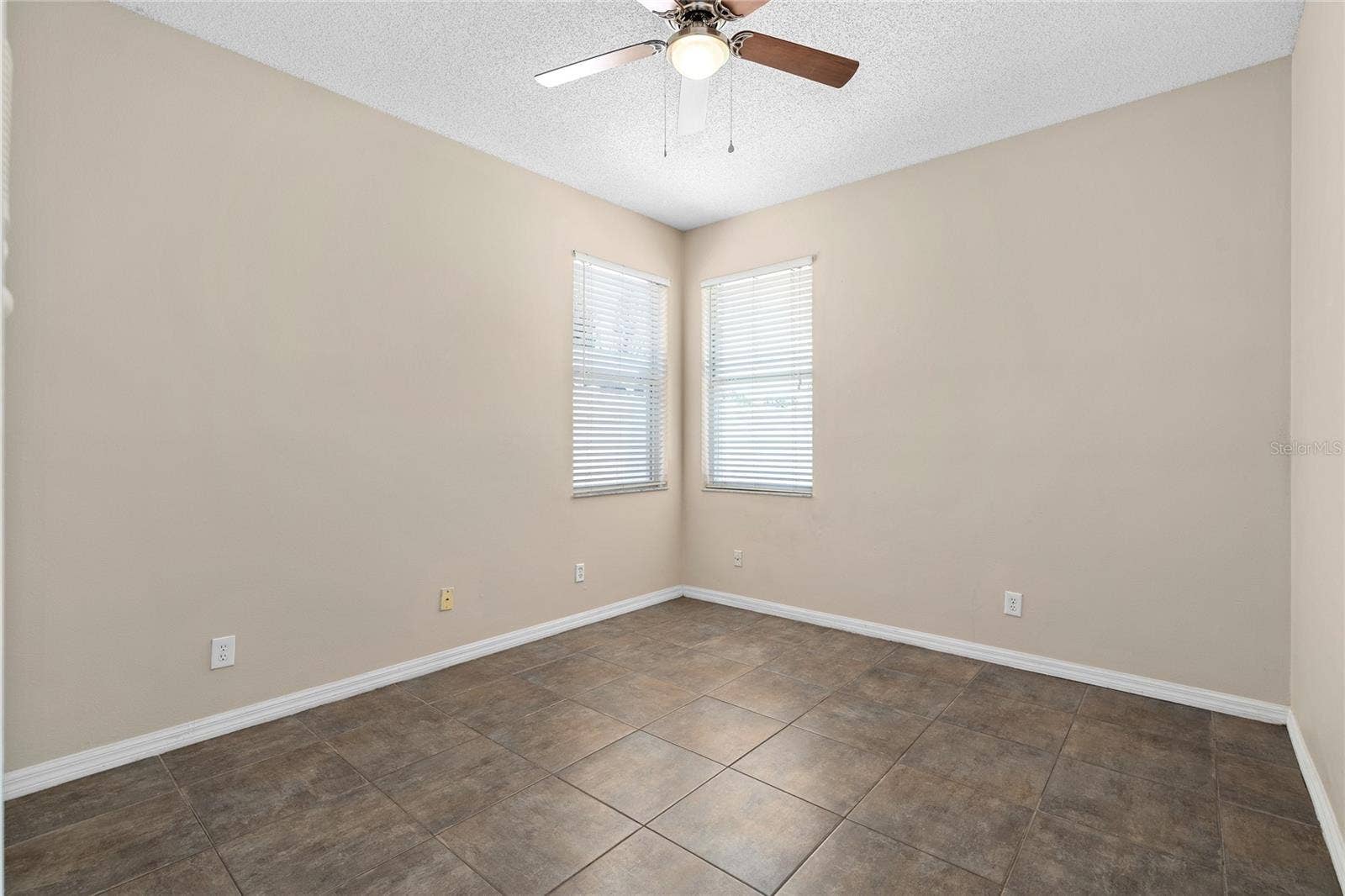 13821 AMBERLEIGH ROAD, Orlando, FL 32837 13821 AMBERLEIGH ROAD, Orlando, FL 32837